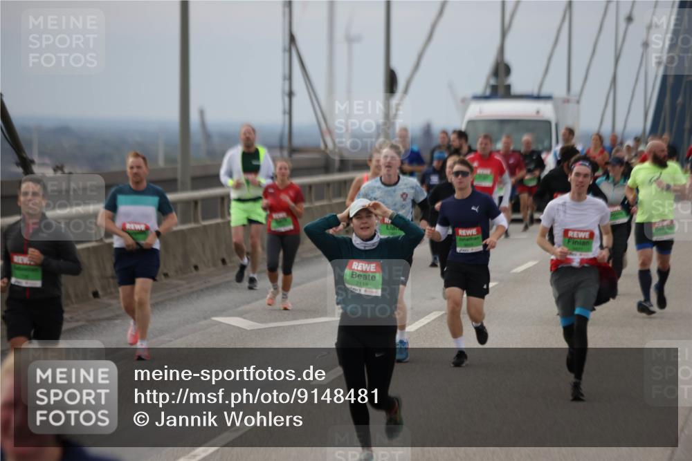 03.10.2025 - Köhlbrandbrückenlauf Jannik Wohlers http://msf.ph/oto/9148481 03.10.2025 15:52:37 Position 1 7119 meine-sportfotos.de