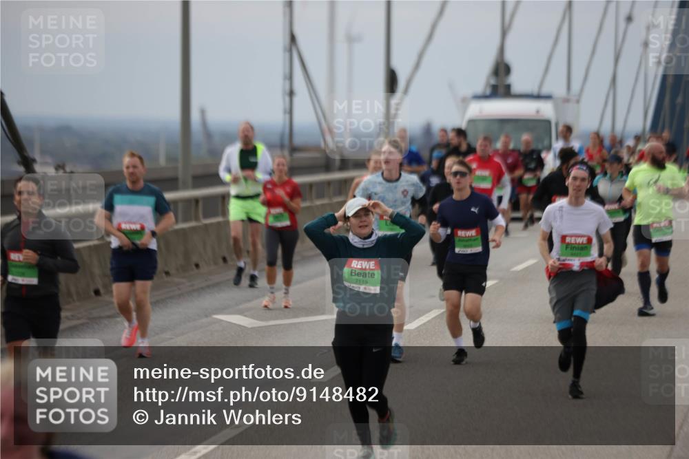 03.10.2025 - Köhlbrandbrückenlauf Jannik Wohlers http://msf.ph/oto/9148482 03.10.2025 15:52:37 Position 1 7119 meine-sportfotos.de