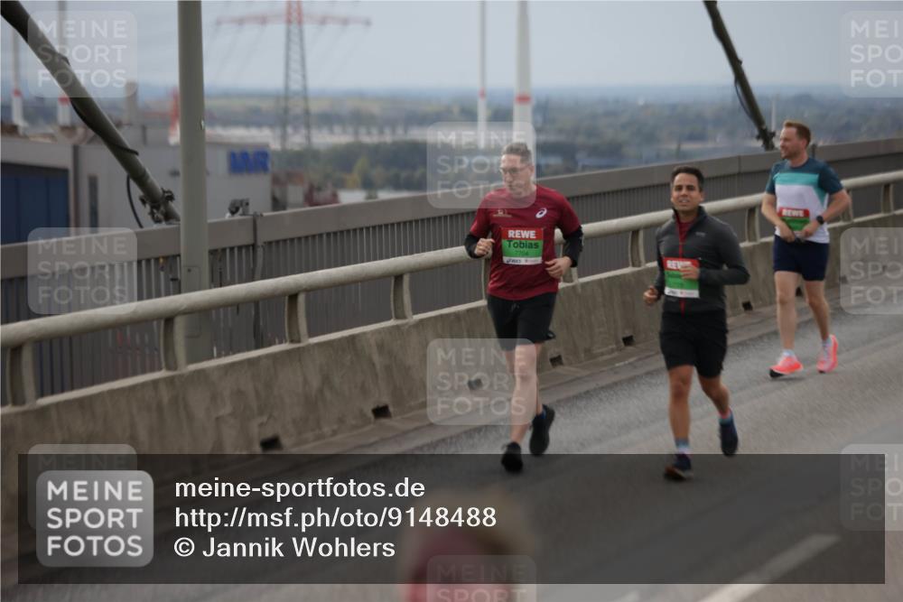 03.10.2025 - Köhlbrandbrückenlauf Jannik Wohlers http://msf.ph/oto/9148488 03.10.2025 15:52:38 Position 1 7704 meine-sportfotos.de