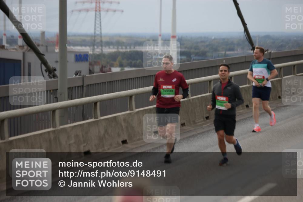 03.10.2025 - Köhlbrandbrückenlauf Jannik Wohlers http://msf.ph/oto/9148491 03.10.2025 15:52:38 Position 1 7704 meine-sportfotos.de