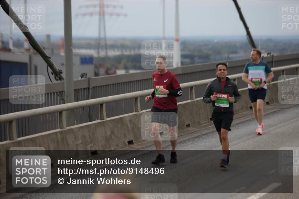 03.10.2025 - Köhlbrandbrückenlauf Jannik Wohlers http://msf.ph/oto/9148496 03.10.2025 15:52:38 Position 1 7728 meine-sportfotos.de