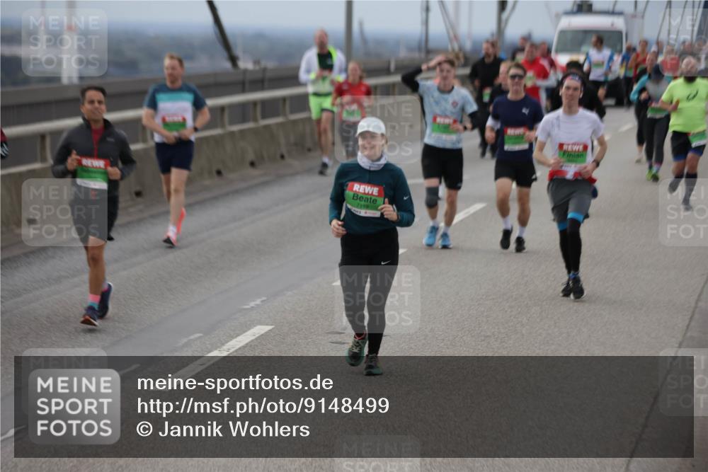 03.10.2025 - Köhlbrandbrückenlauf Jannik Wohlers http://msf.ph/oto/9148499 03.10.2025 15:52:39 Position 1 7119 meine-sportfotos.de