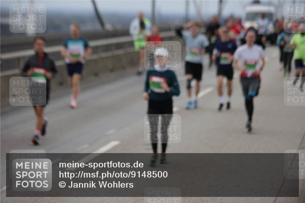 03.10.2025 - Köhlbrandbrückenlauf Jannik Wohlers http://msf.ph/oto/9148500 03.10.2025 15:52:39 Position 1 1 meine-sportfotos.de