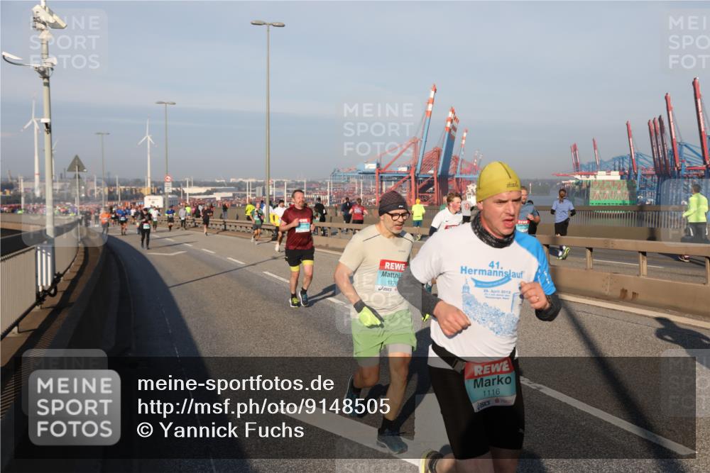 03.10.2025 - Köhlbrandbrückenlauf Yannick Fuchs http://msf.ph/oto/9148505 03.10.2025 08:39:57 Position 2 41, 1776, 29, 2012, 1116 meine-sportfotos.de