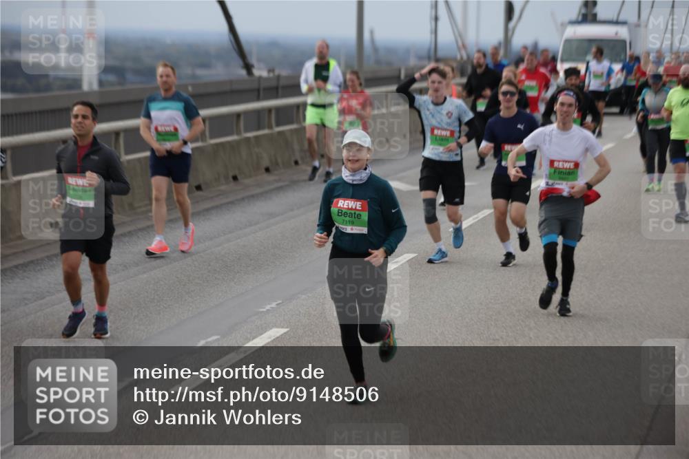 03.10.2025 - Köhlbrandbrückenlauf Jannik Wohlers http://msf.ph/oto/9148506 03.10.2025 15:52:39 Position 1 7119, 94227 meine-sportfotos.de