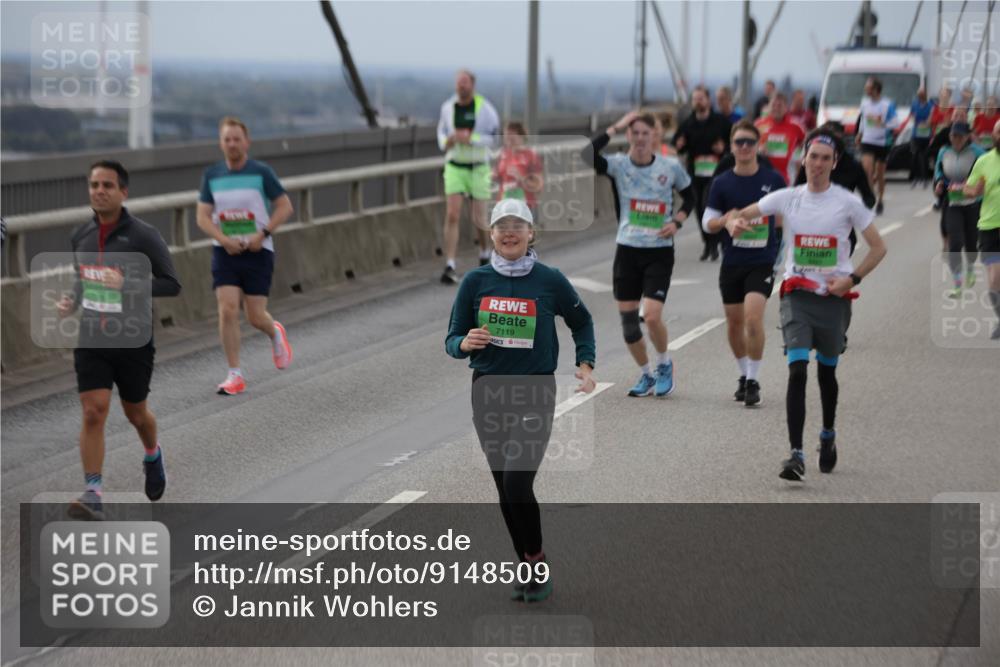 03.10.2025 - Köhlbrandbrückenlauf Jannik Wohlers http://msf.ph/oto/9148509 03.10.2025 15:52:39 Position 1 7119 meine-sportfotos.de