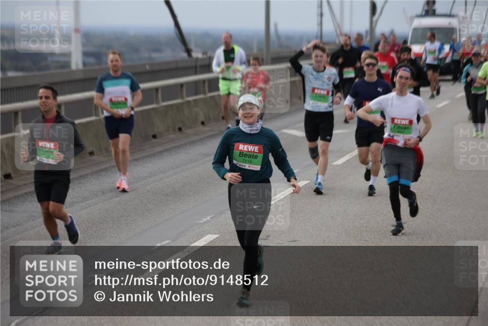03.10.2025 - Köhlbrandbrückenlauf Jannik Wohlers http://msf.ph/oto/9148512 03.10.2025 15:52:39 Position 1 7119, 9427 meine-sportfotos.de