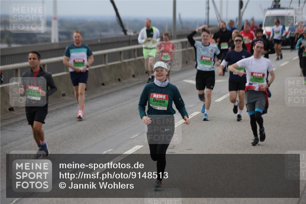 03.10.2025 - Köhlbrandbrückenlauf Jannik Wohlers http://msf.ph/oto/9148513 03.10.2025 15:52:39 Position 1 7119 meine-sportfotos.de