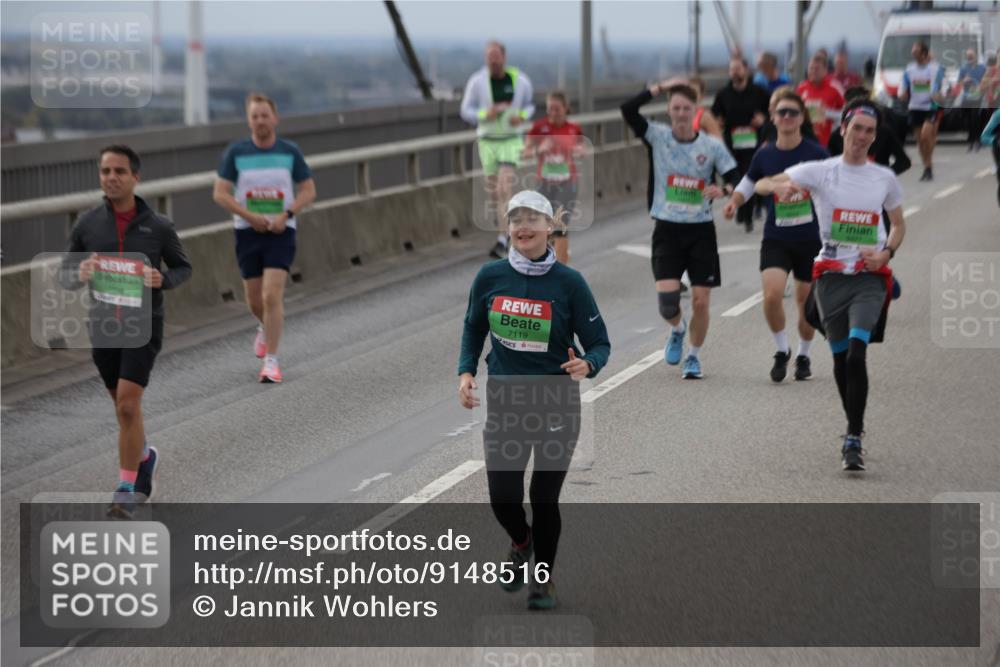 03.10.2025 - Köhlbrandbrückenlauf Jannik Wohlers http://msf.ph/oto/9148516 03.10.2025 15:52:39 Position 1 7119 meine-sportfotos.de