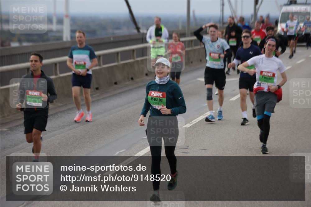 03.10.2025 - Köhlbrandbrückenlauf Jannik Wohlers http://msf.ph/oto/9148520 03.10.2025 15:52:40 Position 1 7119 meine-sportfotos.de
