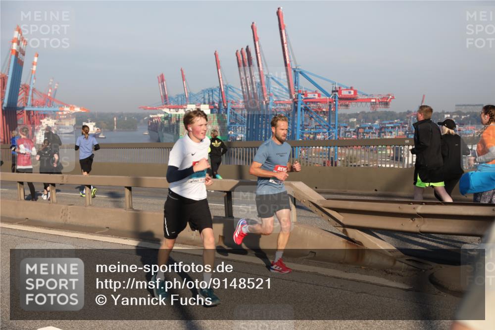 03.10.2025 - Köhlbrandbrückenlauf Yannick Fuchs http://msf.ph/oto/9148521 03.10.2025 08:39:59 Position 2  meine-sportfotos.de