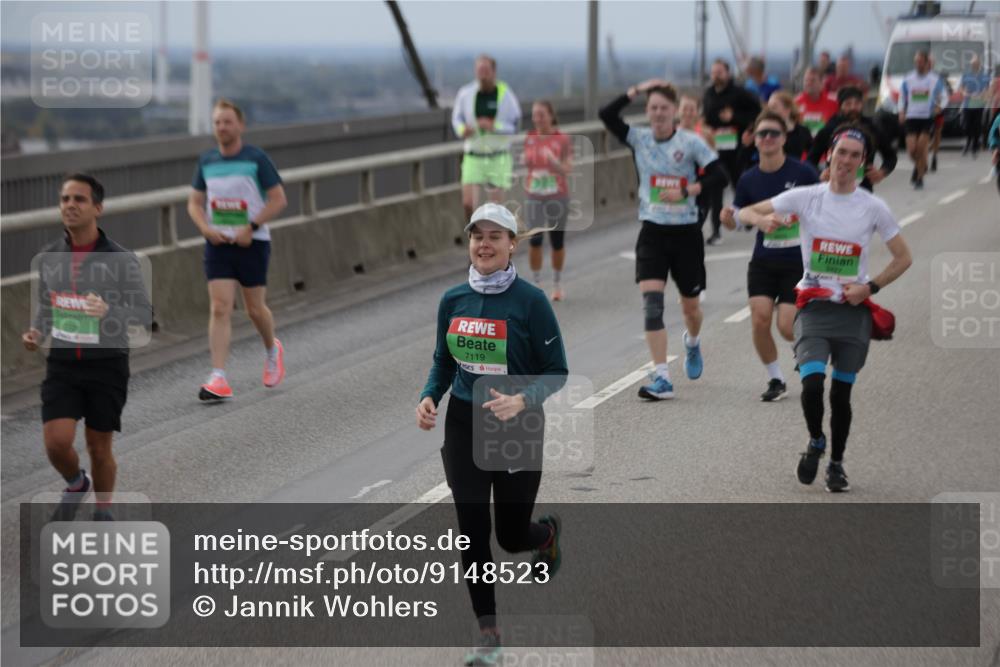 03.10.2025 - Köhlbrandbrückenlauf Jannik Wohlers http://msf.ph/oto/9148523 03.10.2025 15:52:40 Position 1 7119, 9421 meine-sportfotos.de