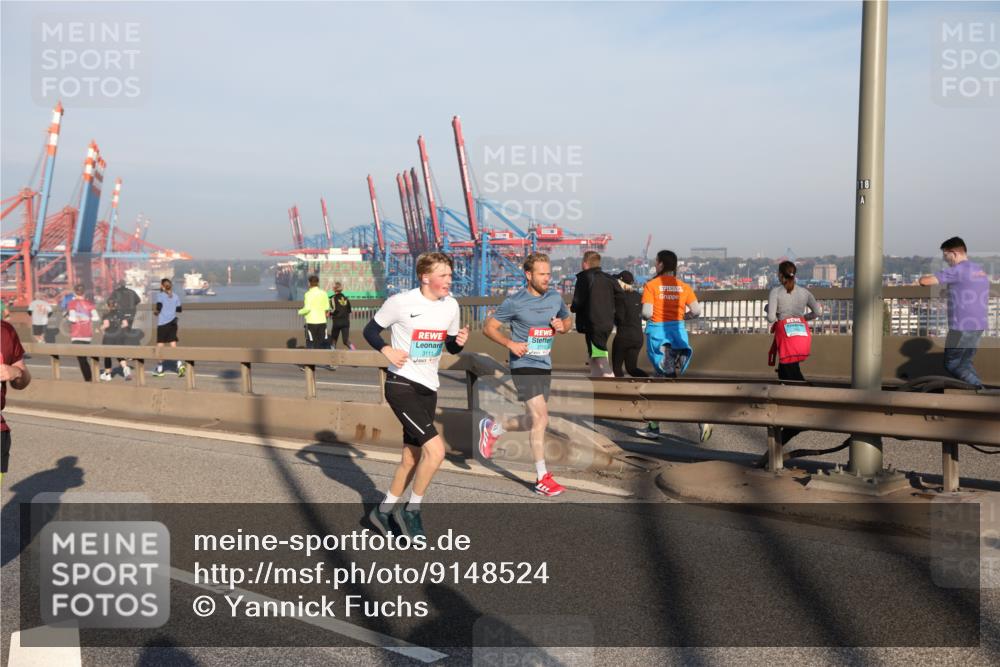 03.10.2025 - Köhlbrandbrückenlauf Yannick Fuchs http://msf.ph/oto/9148524 03.10.2025 08:39:59 Position 2 3111, 118 meine-sportfotos.de