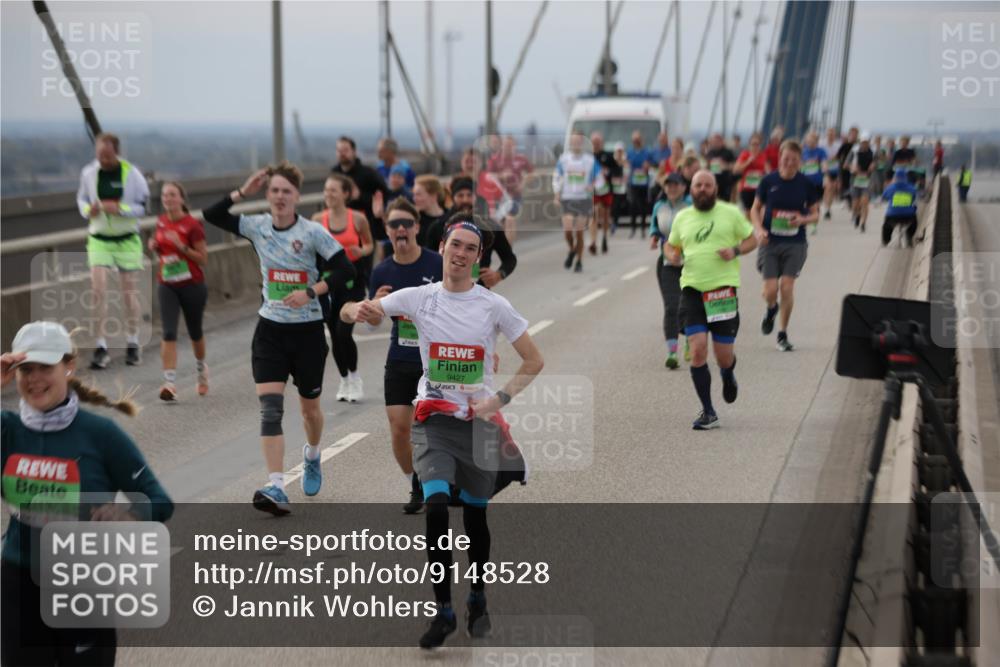 03.10.2025 - Köhlbrandbrückenlauf Jannik Wohlers http://msf.ph/oto/9148528 03.10.2025 15:52:40 Position 1 7119, 9427 meine-sportfotos.de