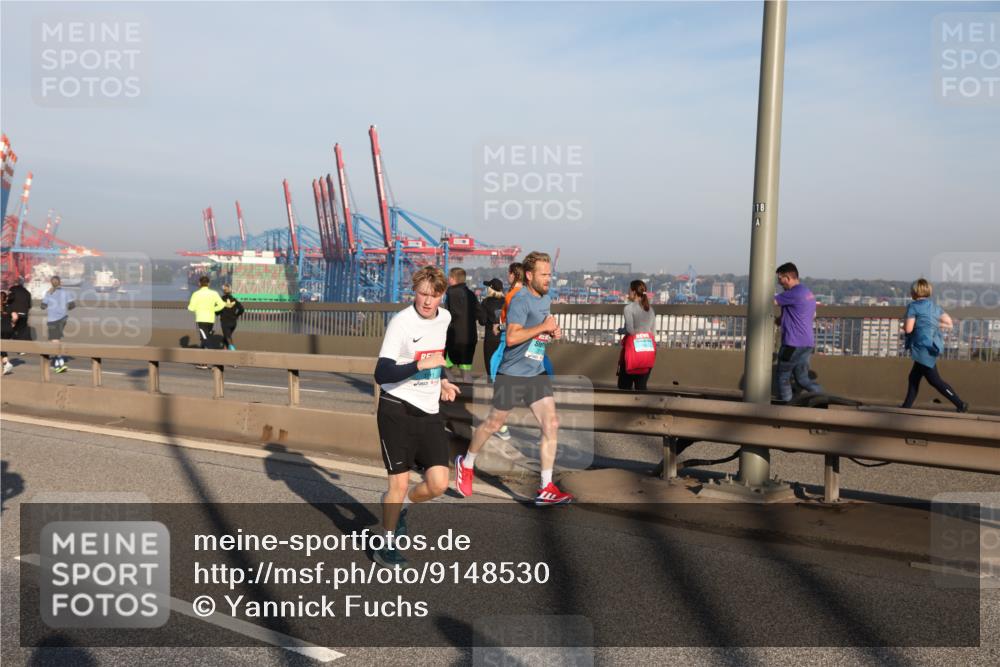 03.10.2025 - Köhlbrandbrückenlauf Yannick Fuchs http://msf.ph/oto/9148530 03.10.2025 08:39:59 Position 2 118 meine-sportfotos.de