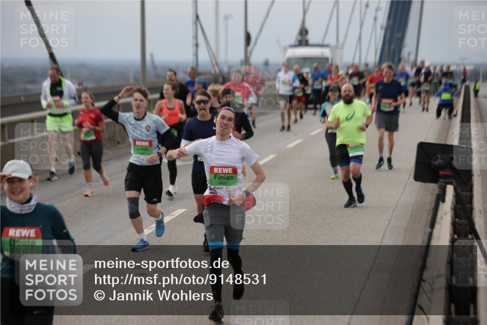 03.10.2025 - Köhlbrandbrückenlauf Jannik Wohlers http://msf.ph/oto/9148531 03.10.2025 15:52:41 Position 1 7119, 9427 meine-sportfotos.de