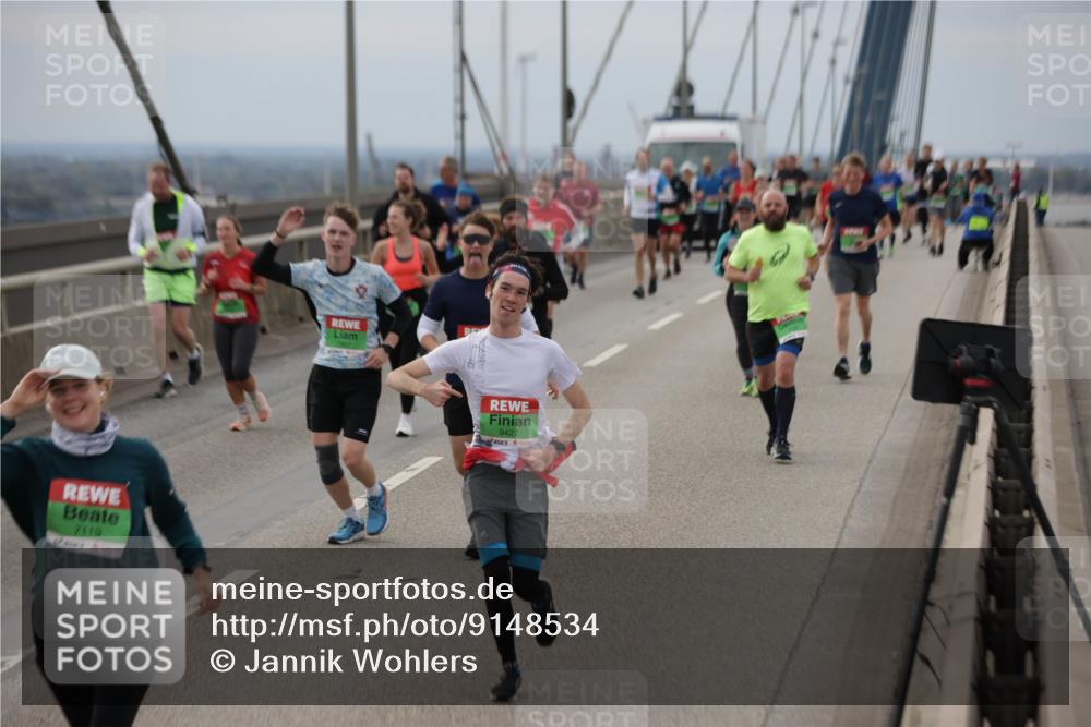 03.10.2025 - Köhlbrandbrückenlauf Jannik Wohlers http://msf.ph/oto/9148534 03.10.2025 15:52:41 Position 1 7119, 9427 meine-sportfotos.de