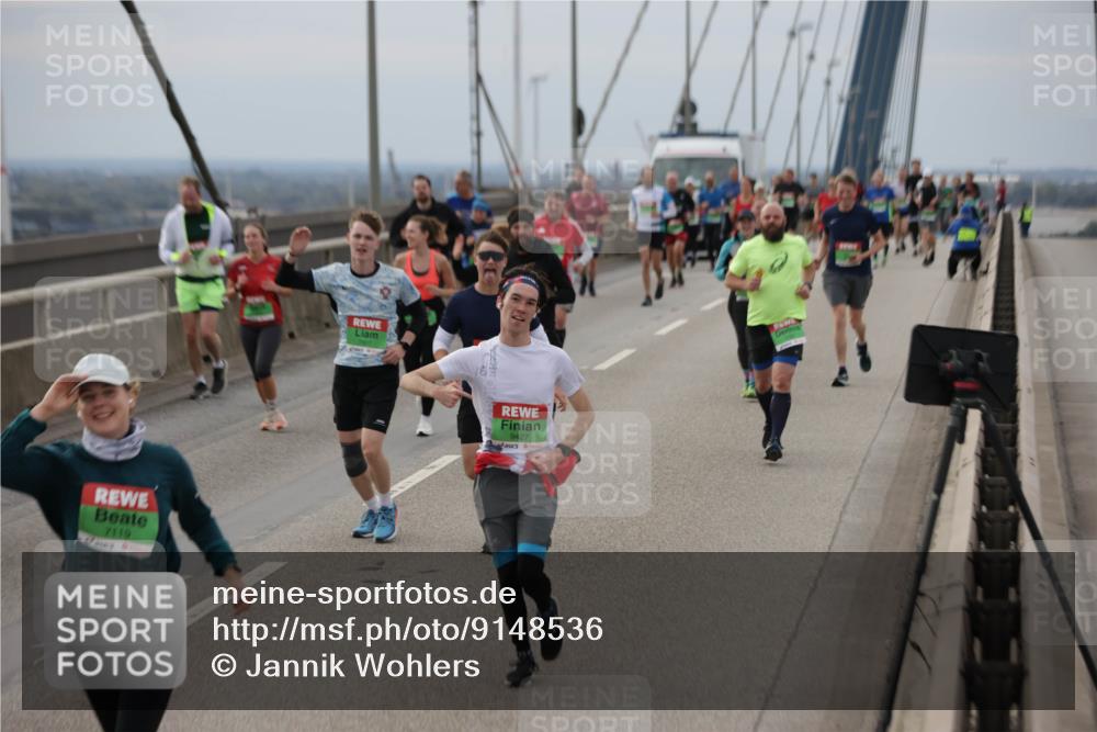 03.10.2025 - Köhlbrandbrückenlauf Jannik Wohlers http://msf.ph/oto/9148536 03.10.2025 15:52:41 Position 1 7119, 9427 meine-sportfotos.de