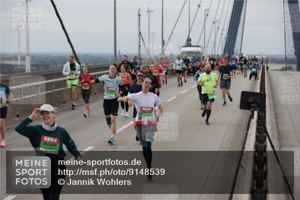 03.10.2025 - Köhlbrandbrückenlauf Jannik Wohlers http://msf.ph/oto/9148539 03.10.2025 15:52:41 Position 1 7119 meine-sportfotos.de