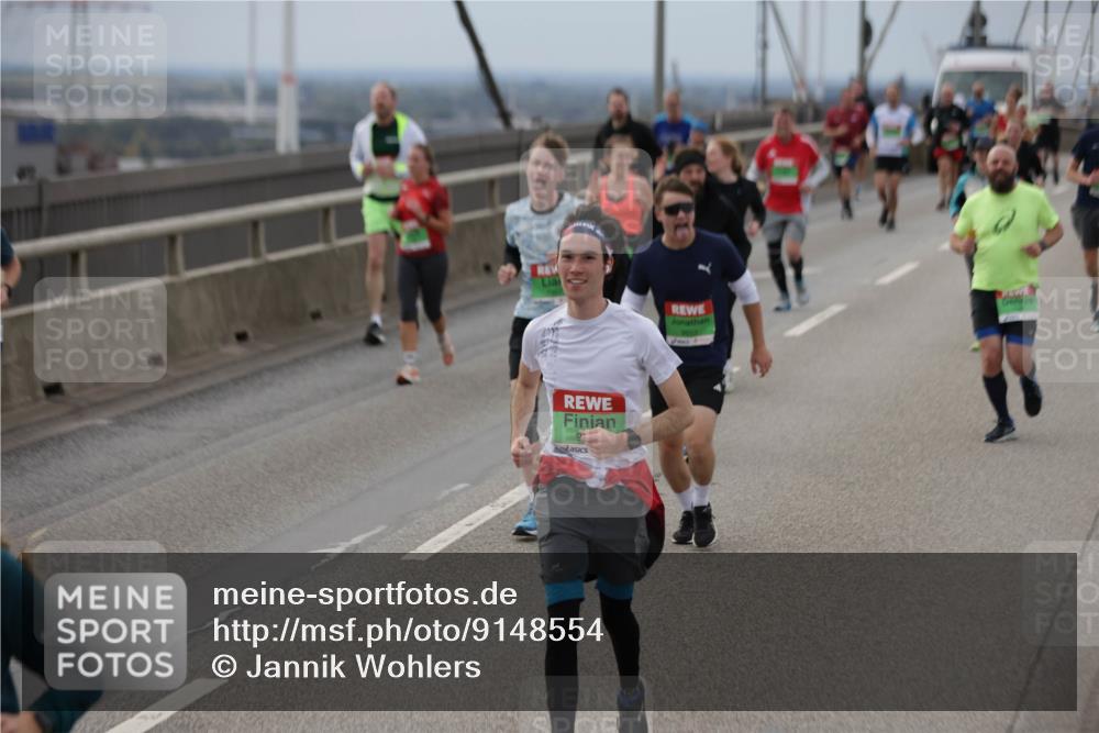 03.10.2025 - Köhlbrandbrückenlauf Jannik Wohlers http://msf.ph/oto/9148554 03.10.2025 15:52:42 Position 1  meine-sportfotos.de