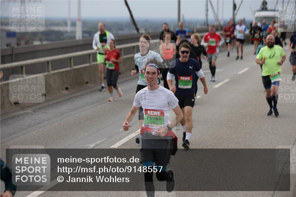 03.10.2025 - Köhlbrandbrückenlauf Jannik Wohlers http://msf.ph/oto/9148557 03.10.2025 15:52:42 Position 1 9427 meine-sportfotos.de