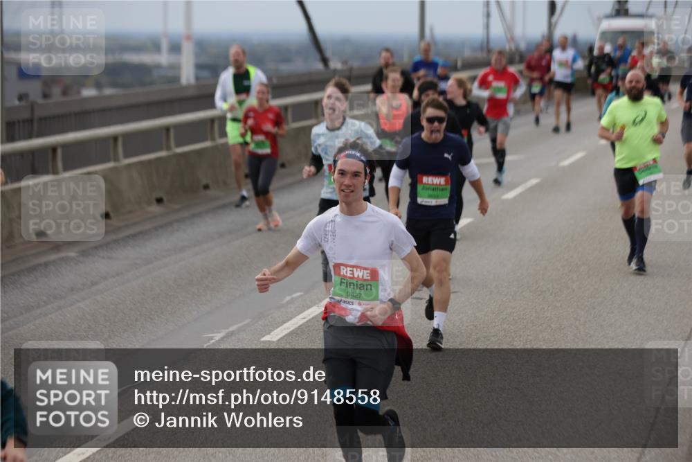 03.10.2025 - Köhlbrandbrückenlauf Jannik Wohlers http://msf.ph/oto/9148558 03.10.2025 15:52:42 Position 1 9427 meine-sportfotos.de