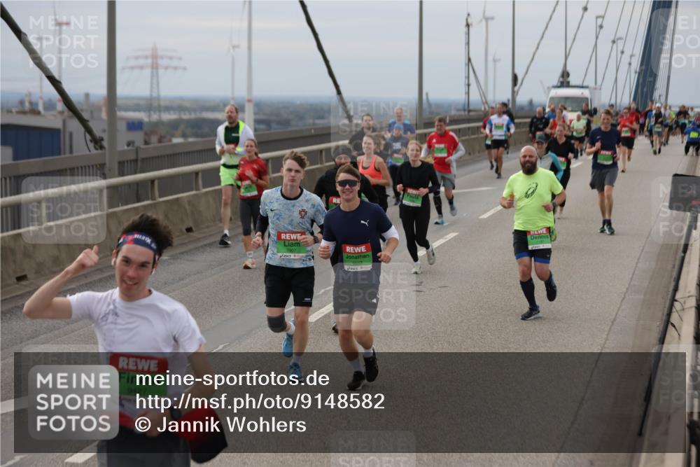 03.10.2025 - Köhlbrandbrückenlauf Jannik Wohlers http://msf.ph/oto/9148582 03.10.2025 15:52:43 Position 1 9427, 7907, 9653 meine-sportfotos.de