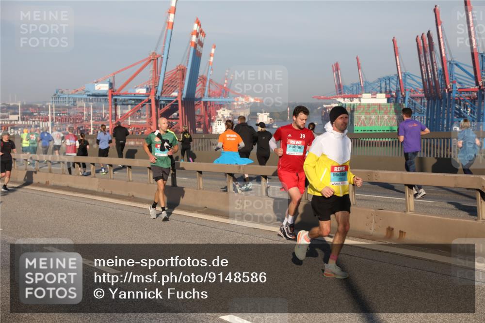 03.10.2025 - Köhlbrandbrückenlauf Yannick Fuchs http://msf.ph/oto/9148586 03.10.2025 08:40:03 Position 2 19, 3521, 1702 meine-sportfotos.de