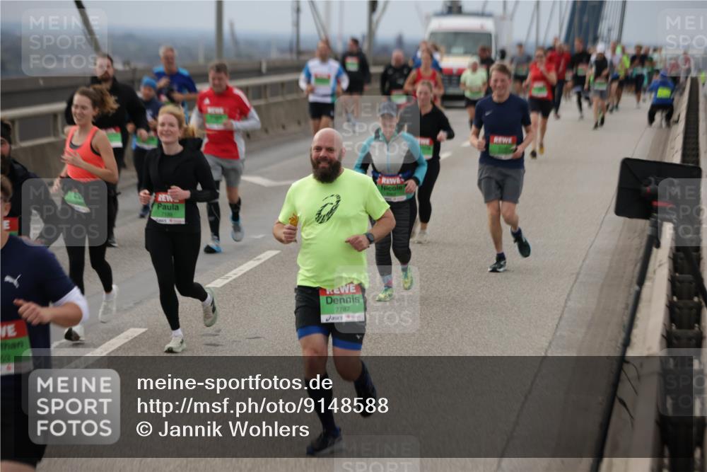 03.10.2025 - Köhlbrandbrückenlauf Jannik Wohlers http://msf.ph/oto/9148588 03.10.2025 15:52:44 Position 1 7188, 7787 meine-sportfotos.de