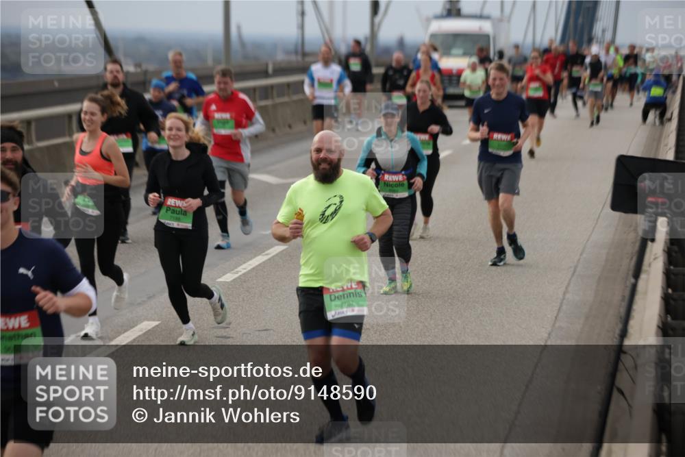 03.10.2025 - Köhlbrandbrückenlauf Jannik Wohlers http://msf.ph/oto/9148590 03.10.2025 15:52:44 Position 1 7188, 80, 7787 meine-sportfotos.de