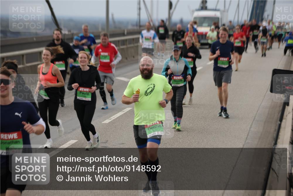 03.10.2025 - Köhlbrandbrückenlauf Jannik Wohlers http://msf.ph/oto/9148592 03.10.2025 15:52:44 Position 1 7168, 7787 meine-sportfotos.de