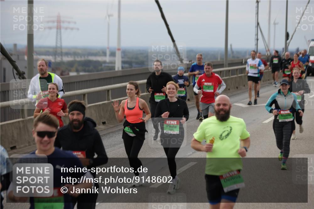 03.10.2025 - Köhlbrandbrückenlauf Jannik Wohlers http://msf.ph/oto/9148602 03.10.2025 15:52:45 Position 1 7188 meine-sportfotos.de
