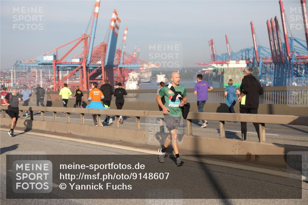 03.10.2025 - Köhlbrandbrückenlauf Yannick Fuchs http://msf.ph/oto/9148607 03.10.2025 08:40:05 Position 2 3073 meine-sportfotos.de