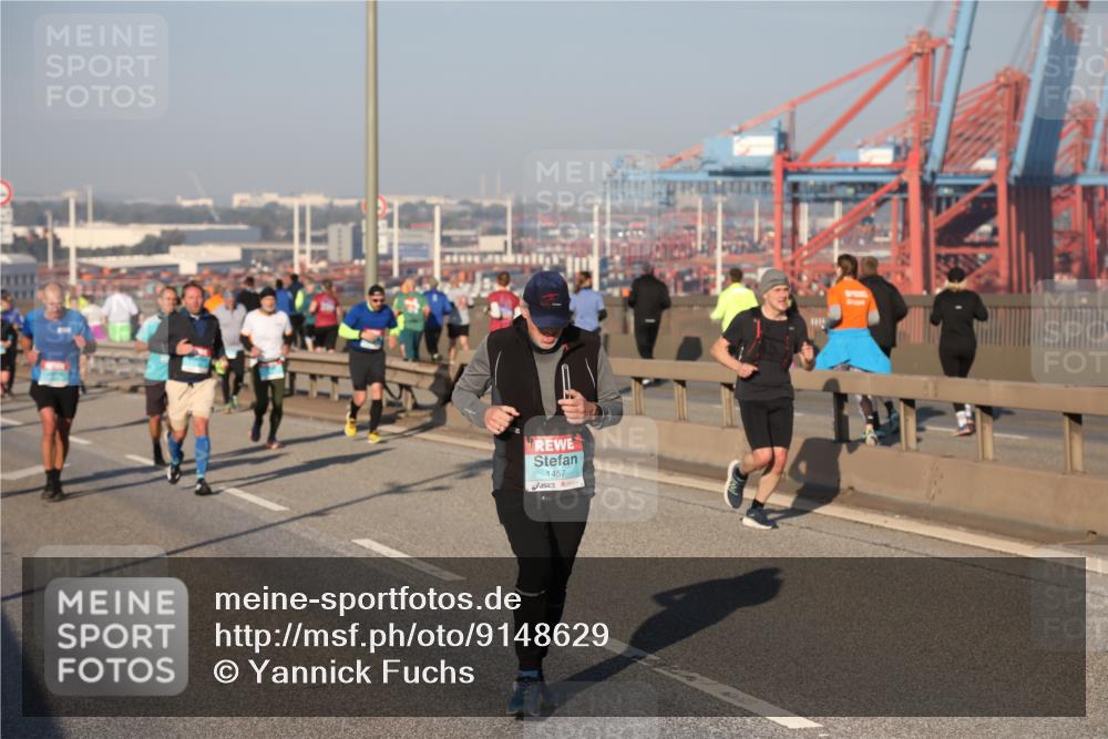 03.10.2025 - Köhlbrandbrückenlauf Yannick Fuchs http://msf.ph/oto/9148629 03.10.2025 08:40:06 Position 2 1457 meine-sportfotos.de