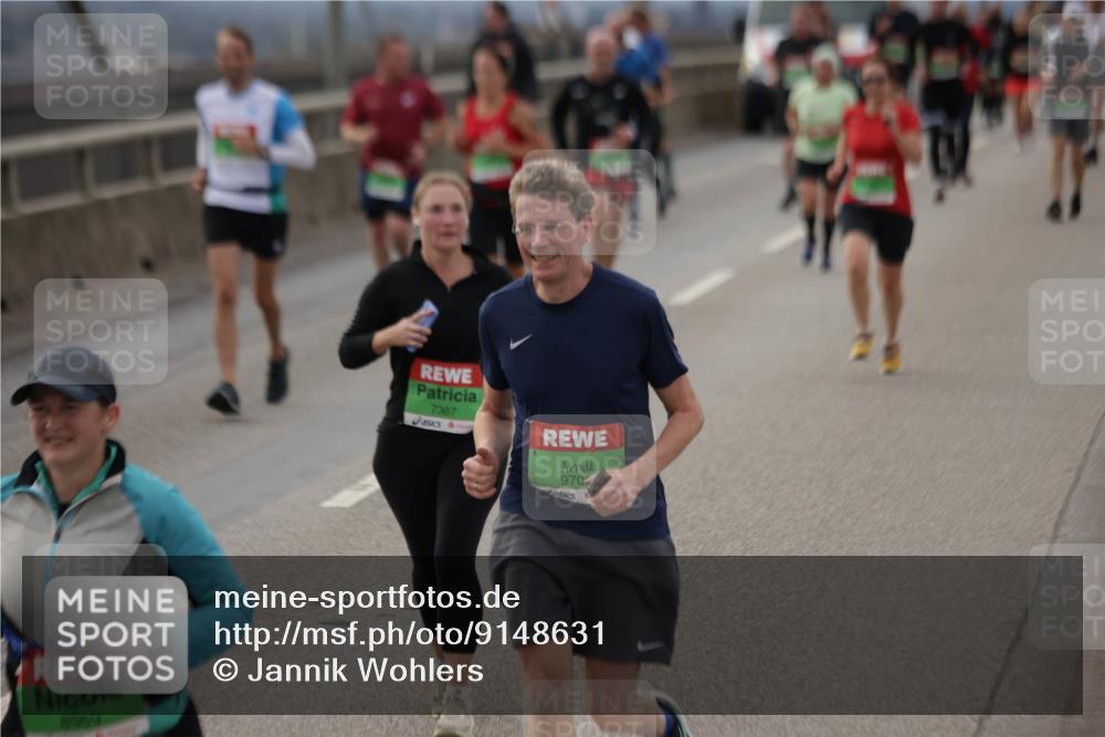 03.10.2025 - Köhlbrandbrückenlauf Jannik Wohlers http://msf.ph/oto/9148631 03.10.2025 15:52:48 Position 1 8969, 7367, 970 meine-sportfotos.de