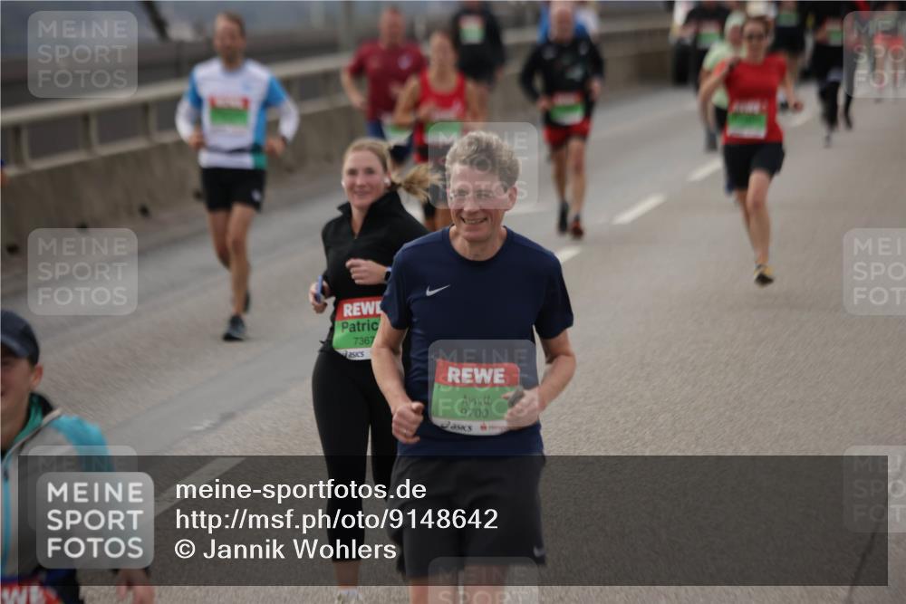 03.10.2025 - Köhlbrandbrückenlauf Jannik Wohlers http://msf.ph/oto/9148642 03.10.2025 15:52:48 Position 1 7367, 9700 meine-sportfotos.de