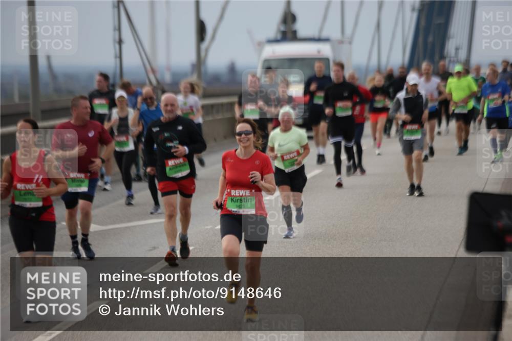 03.10.2025 - Köhlbrandbrückenlauf Jannik Wohlers http://msf.ph/oto/9148646 03.10.2025 15:52:50 Position 1 9425 meine-sportfotos.de
