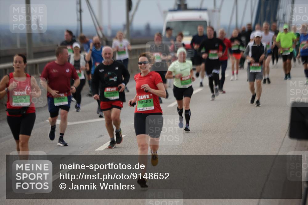 03.10.2025 - Köhlbrandbrückenlauf Jannik Wohlers http://msf.ph/oto/9148652 03.10.2025 15:52:50 Position 1 9425 meine-sportfotos.de