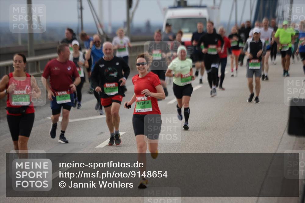 03.10.2025 - Köhlbrandbrückenlauf Jannik Wohlers http://msf.ph/oto/9148654 03.10.2025 15:52:50 Position 1 7872, 9425 meine-sportfotos.de
