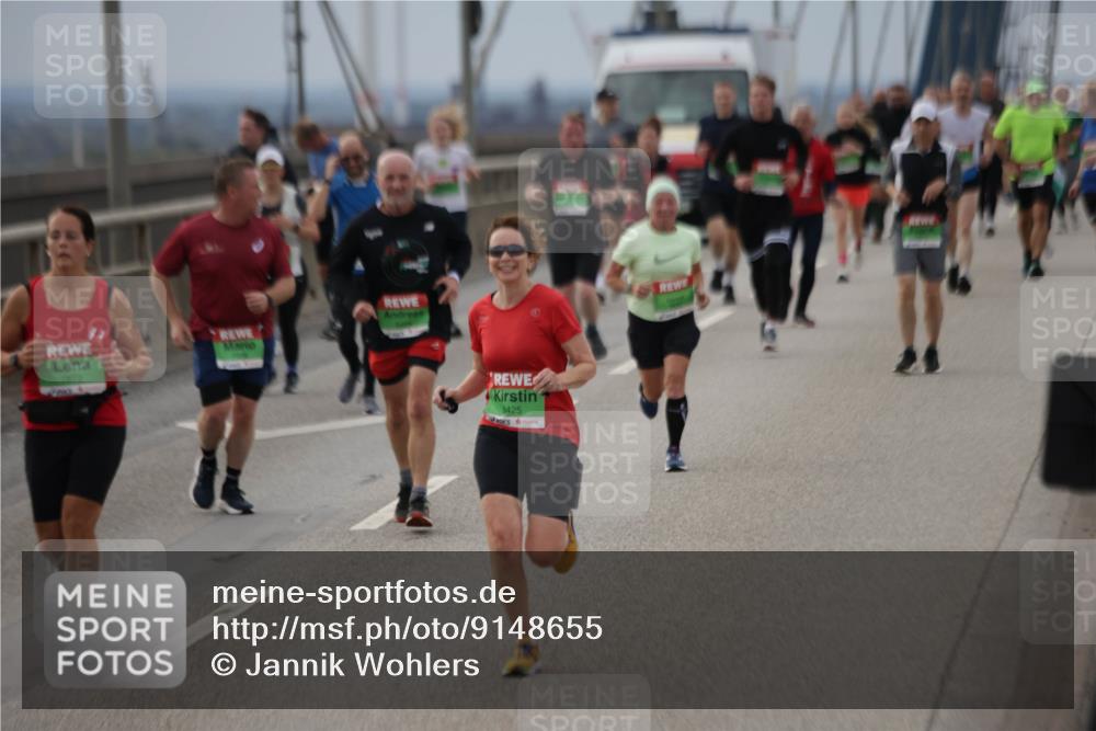 03.10.2025 - Köhlbrandbrückenlauf Jannik Wohlers http://msf.ph/oto/9148655 03.10.2025 15:52:50 Position 1 9425 meine-sportfotos.de
