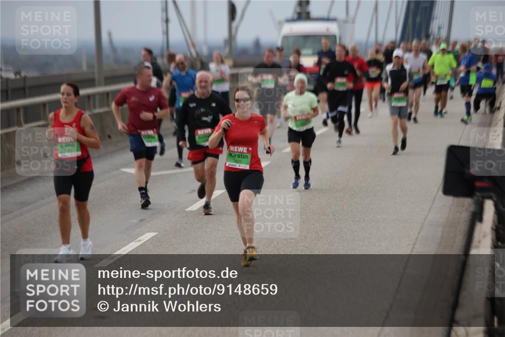 03.10.2025 - Köhlbrandbrückenlauf Jannik Wohlers http://msf.ph/oto/9148659 03.10.2025 15:52:50 Position 1 9425 meine-sportfotos.de