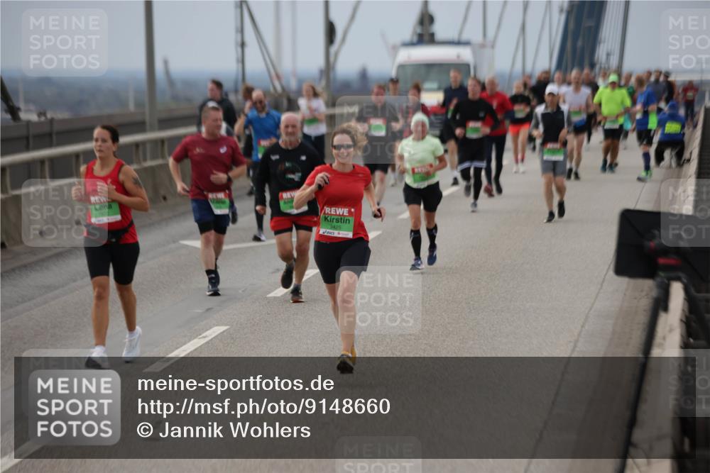 03.10.2025 - Köhlbrandbrückenlauf Jannik Wohlers http://msf.ph/oto/9148660 03.10.2025 15:52:50 Position 1 9425 meine-sportfotos.de