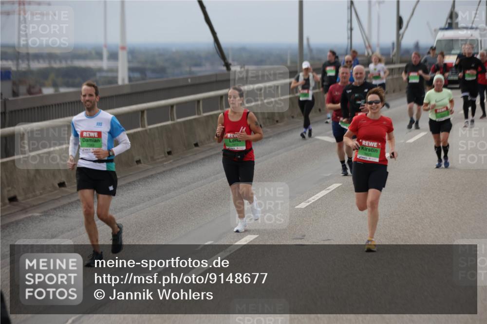 03.10.2025 - Köhlbrandbrückenlauf Jannik Wohlers http://msf.ph/oto/9148677 03.10.2025 15:52:51 Position 1 7383, 7872, 9425 meine-sportfotos.de