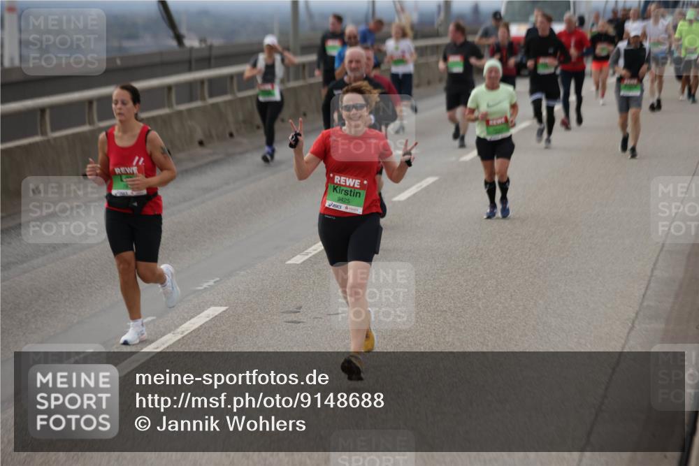 03.10.2025 - Köhlbrandbrückenlauf Jannik Wohlers http://msf.ph/oto/9148688 03.10.2025 15:52:52 Position 1 9425 meine-sportfotos.de