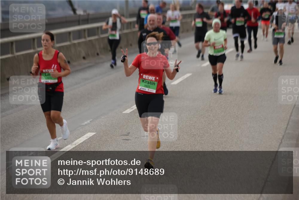 03.10.2025 - Köhlbrandbrückenlauf Jannik Wohlers http://msf.ph/oto/9148689 03.10.2025 15:52:52 Position 1 2, 9425 meine-sportfotos.de