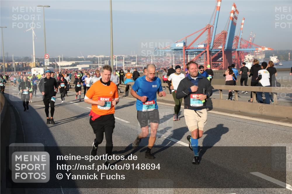 03.10.2025 - Köhlbrandbrückenlauf Yannick Fuchs http://msf.ph/oto/9148694 03.10.2025 08:40:12 Position 2 3708, 1543 meine-sportfotos.de