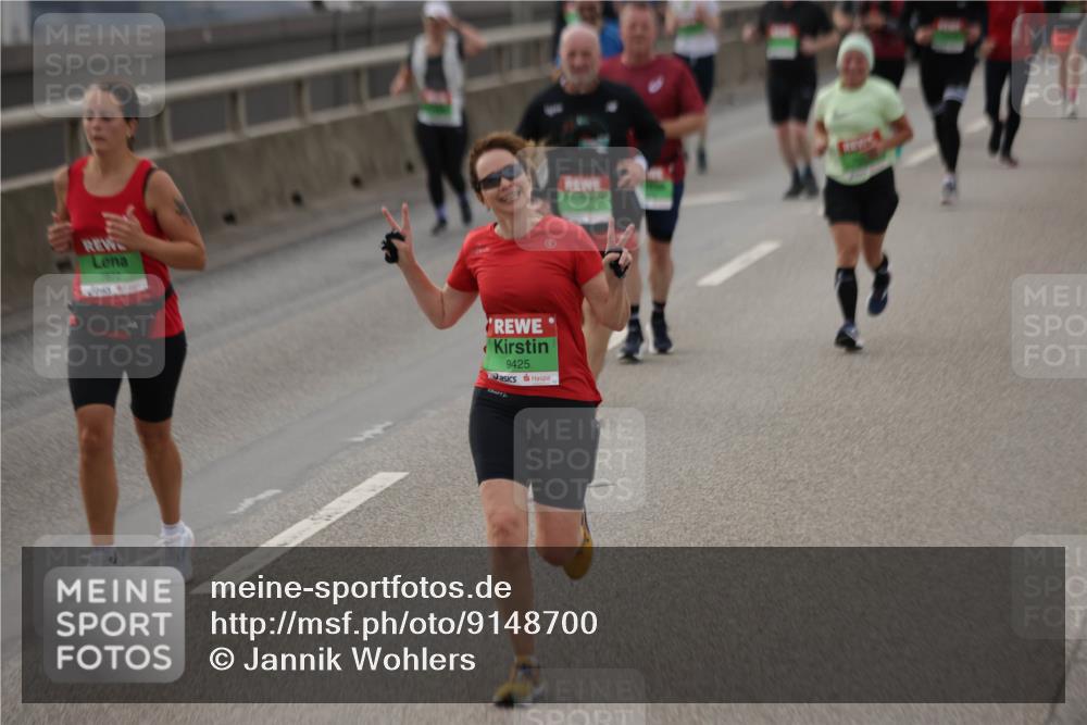 03.10.2025 - Köhlbrandbrückenlauf Jannik Wohlers http://msf.ph/oto/9148700 03.10.2025 15:52:52 Position 1 7872, 9425 meine-sportfotos.de