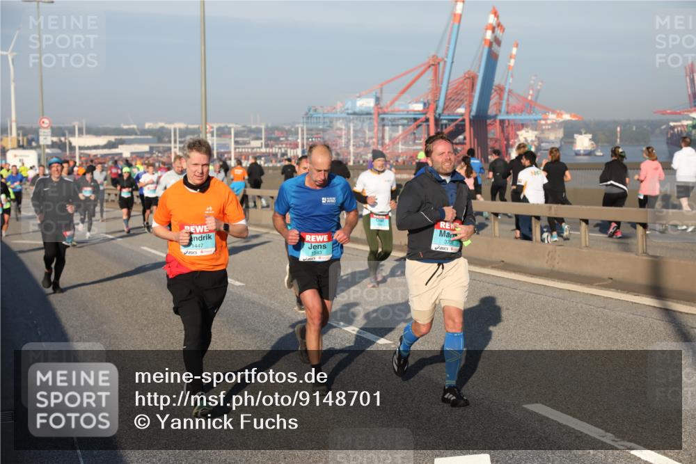 03.10.2025 - Köhlbrandbrückenlauf Yannick Fuchs http://msf.ph/oto/9148701 03.10.2025 08:40:12 Position 2 1447, 1543, 3708 meine-sportfotos.de