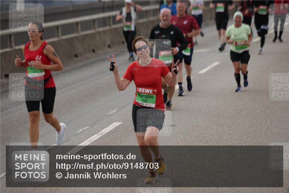 03.10.2025 - Köhlbrandbrückenlauf Jannik Wohlers http://msf.ph/oto/9148703 03.10.2025 15:52:52 Position 1 9425 meine-sportfotos.de