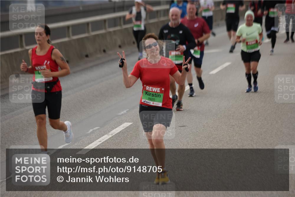 03.10.2025 - Köhlbrandbrückenlauf Jannik Wohlers http://msf.ph/oto/9148705 03.10.2025 15:52:52 Position 1 9425 meine-sportfotos.de